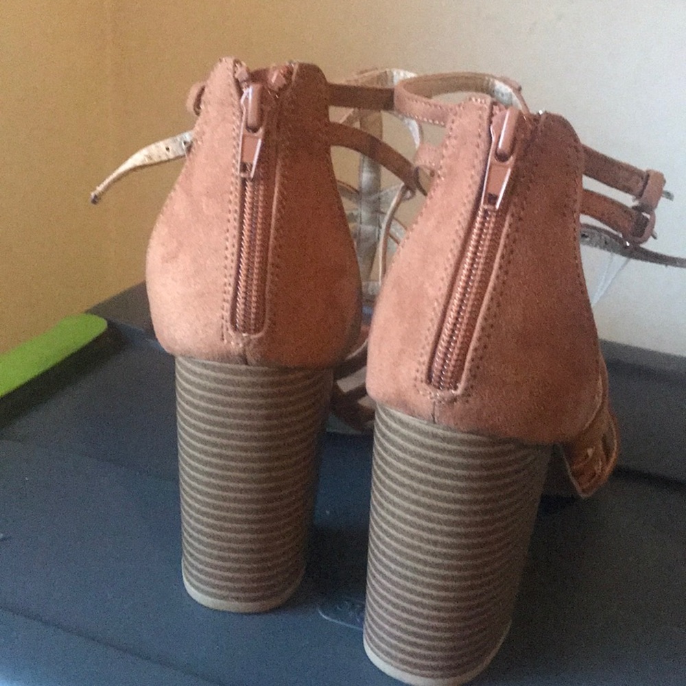 Chunky heels - Picture 3 of 5